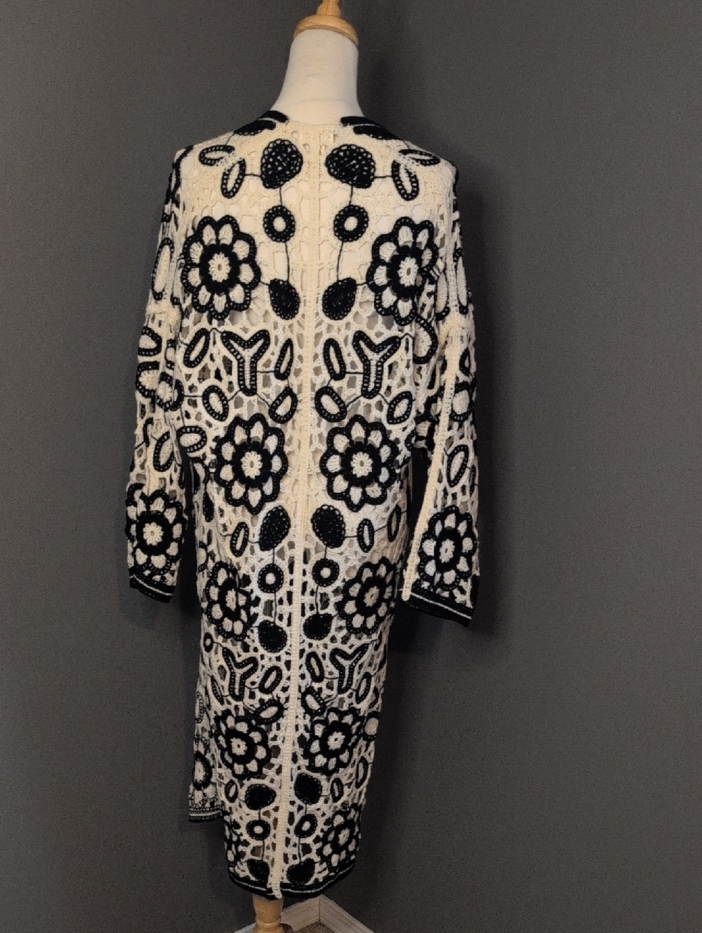 POL Black & Cream Crochet Long Cardigan Sweater - Picture 5 of 10